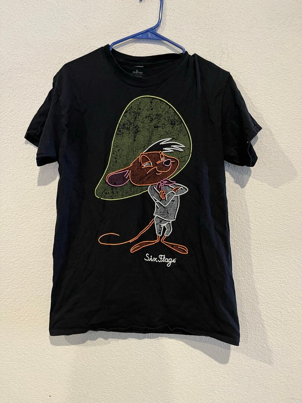 Six Flags Men's Size Medium Looney Tunes Speedy Gonzales T-Shirt Black